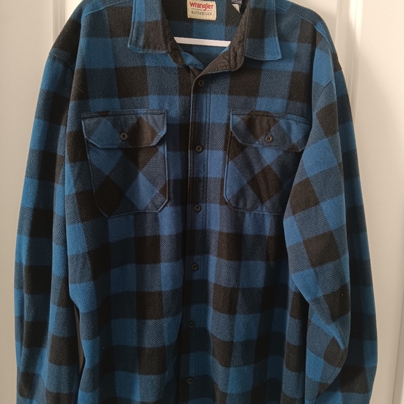 2XLT Wrangler Fleece button down shirt - Picture 3 of 7